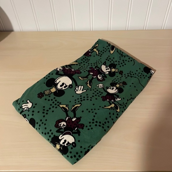 Classic Minnie Mouse LuLaRoe Leggings - Picture 1 of 1